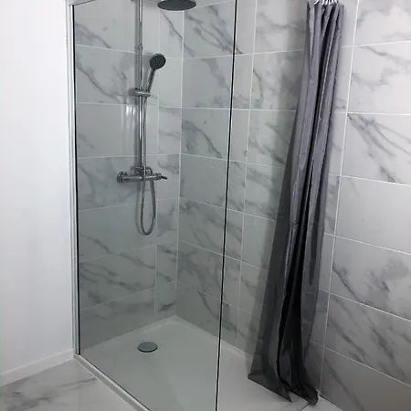 Grand Fonctionnel Proche Centre-ville Apartmán